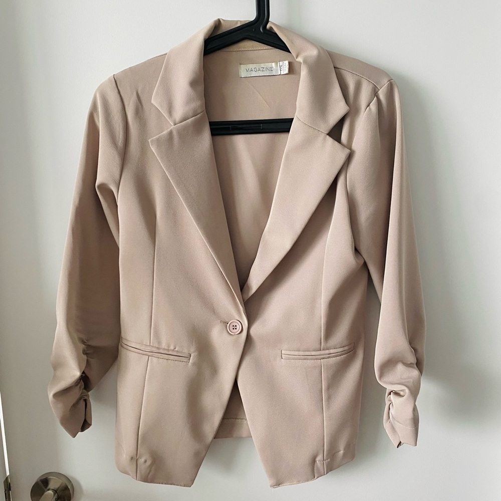 Beige Scrunch 3/4 Sleeve Blazer